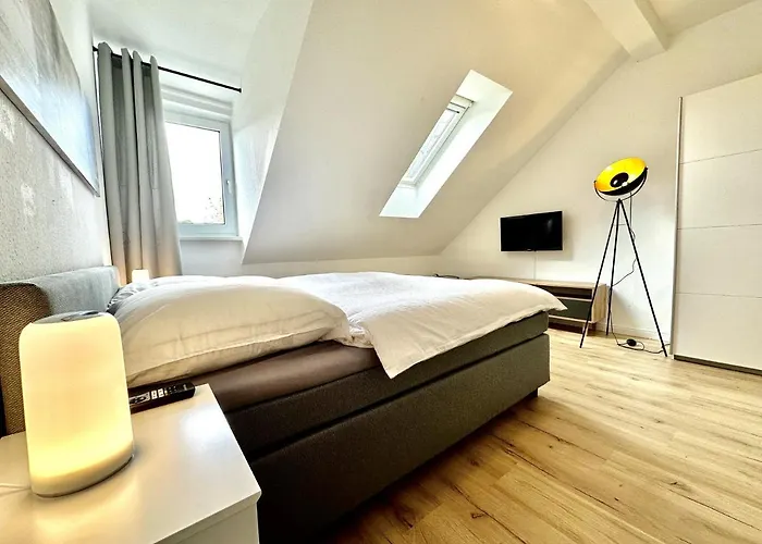 Zentral Gelegene Dg-Wohnung Mit 4 Schlafzimmern